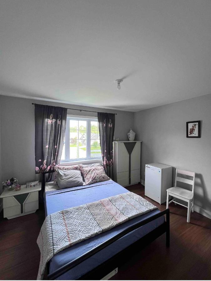 Maison Chaleureuse, Energetique Et Florale Sherbrooke Extérieur photo