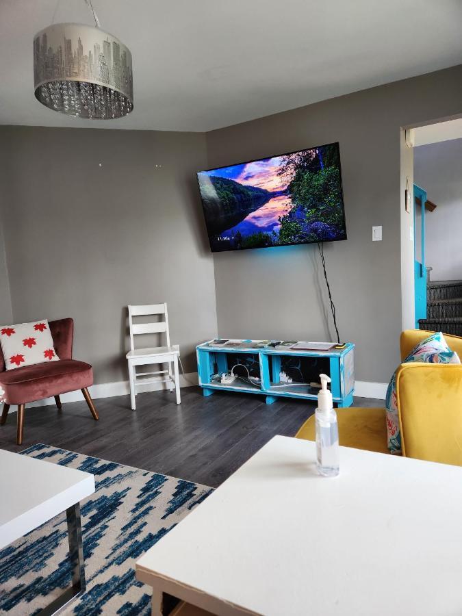 Maison Chaleureuse, Energetique Et Florale Sherbrooke Extérieur photo